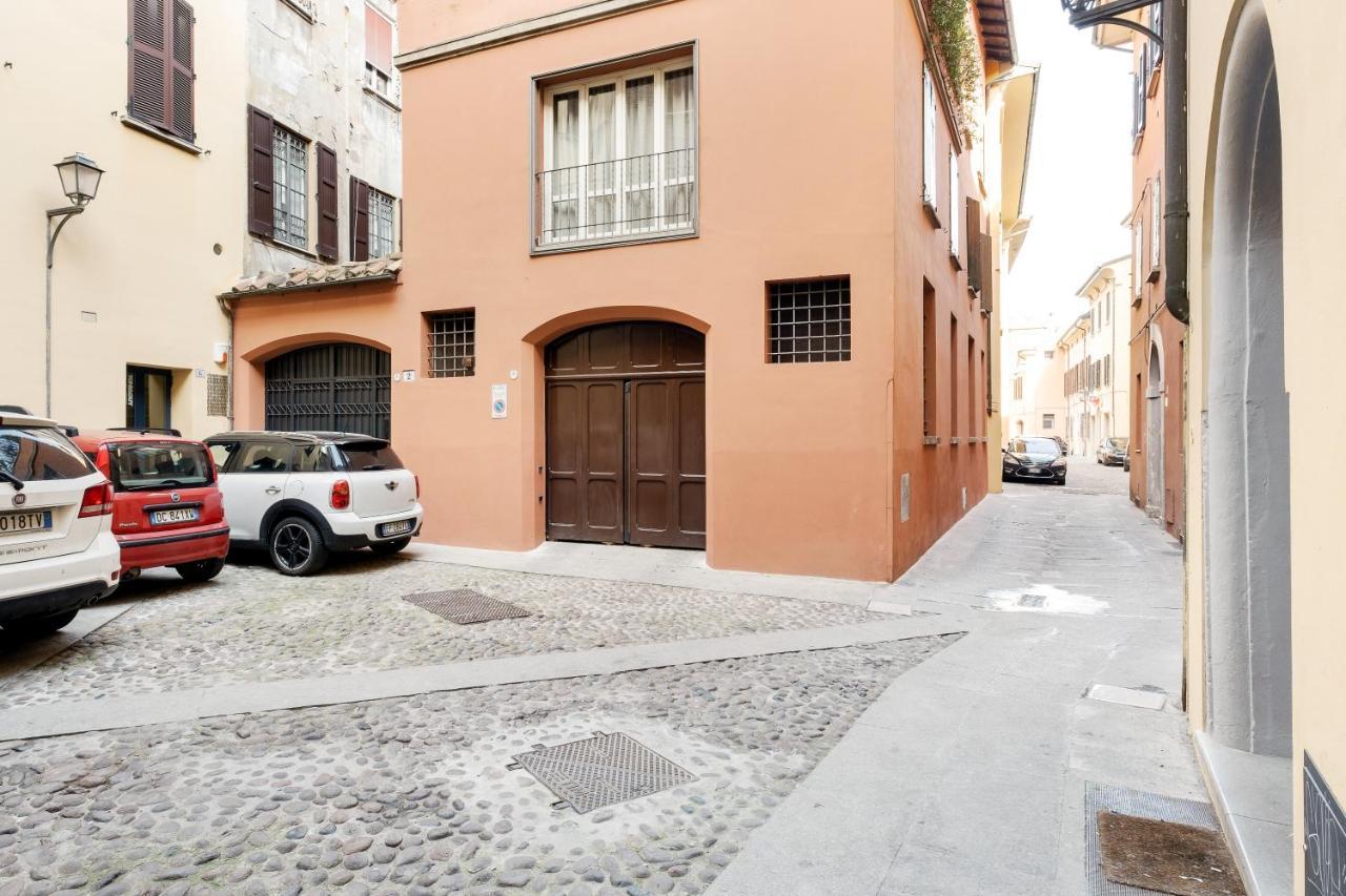 Lo Scrigno Delle 2 Torri! Nel Cuore Del Centro, Vicino A Via Rizzoli Bolonha Exterior foto
